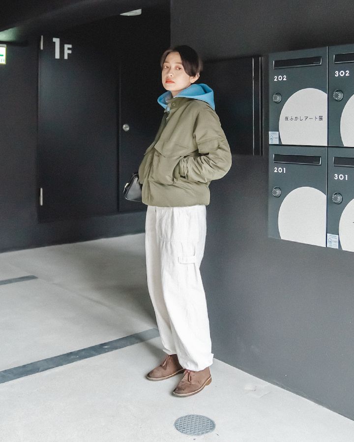 冬コーデを軽やかにする“ホワイトボトム”ルック5選。どんなアウターにも溶け込む万能カラー【TOKYO SNAP】