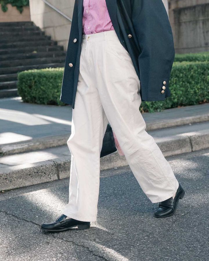 冬コーデを軽やかにする“ホワイトボトム”ルック5選。どんなアウターにも溶け込む万能カラー【TOKYO SNAP】