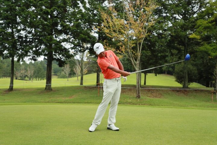 歳をとっても飛ばすコツ！シニアプロが飛距離アップの秘密をレッスン