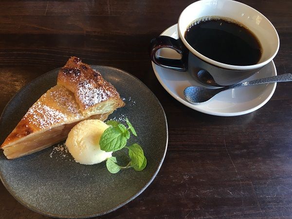 コーヒーとアップルパイ