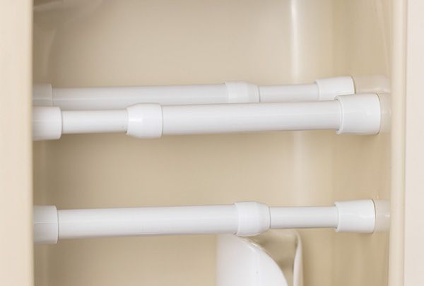 デッドスペースはつっぱり棒を活用して！