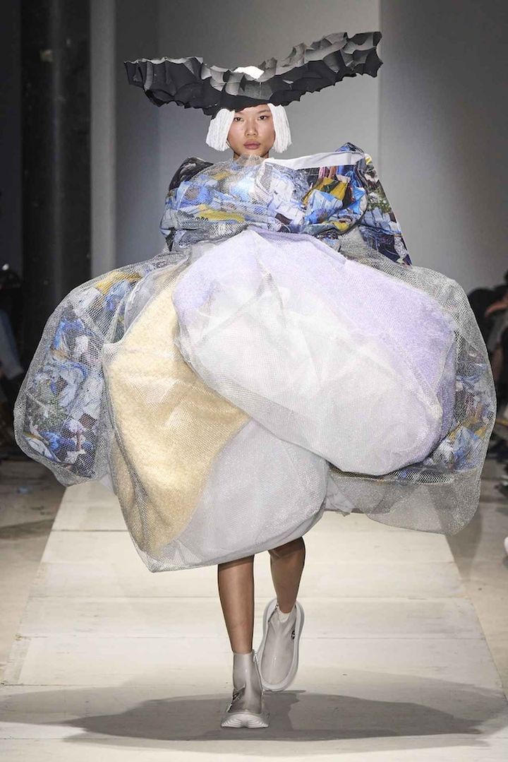 画像: 今季はコムデギャルソンのランウェイで圧倒的な存在感