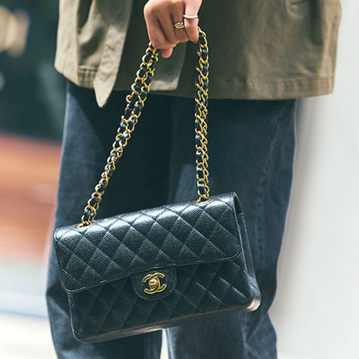 シャネルの黒バッグで格上げするのもポイント