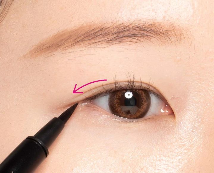 奥二重 アイライン アイライナー 引き方