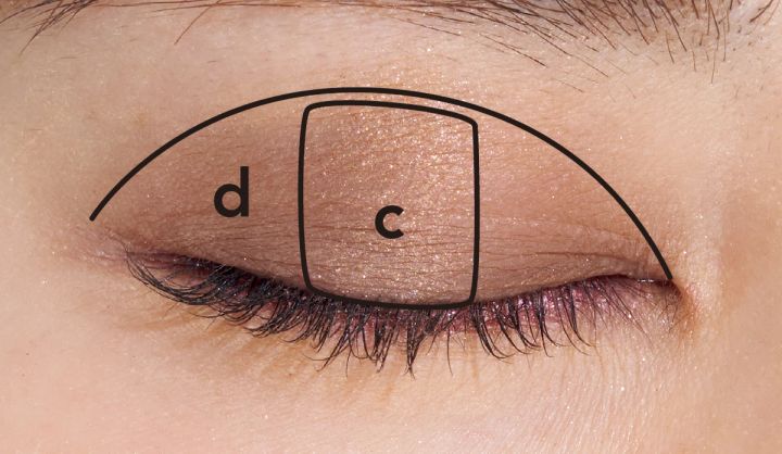 【奥二重メイク 塗り方】THREE スターゲージング アイシャドウクアッド 01
