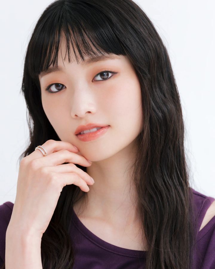 【奥二重メイク】シンプルグラデに黒のインラインで強い眼差しに