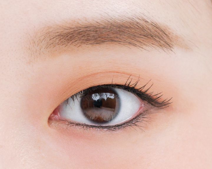 【奥二重メイク】シンプルグラデに黒のインラインで強い眼差しに