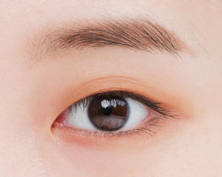 【奥二重メイク】マットベージュで幅広めに囲んで縦幅を拡張