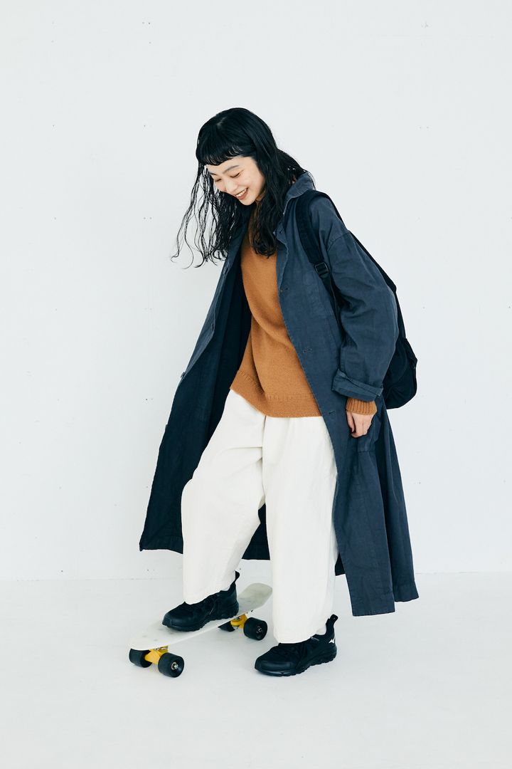 大人の黒スニーカーコーデ2選。《ミズノ》は程よいアウトドア感がいい！【FUDGE FRIEND おしゃれさんの毎日コーディネート｜田中真里奈】