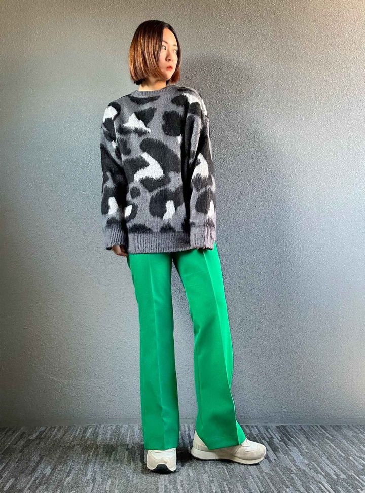 画像: カラーパンツを合わせて視線集中！