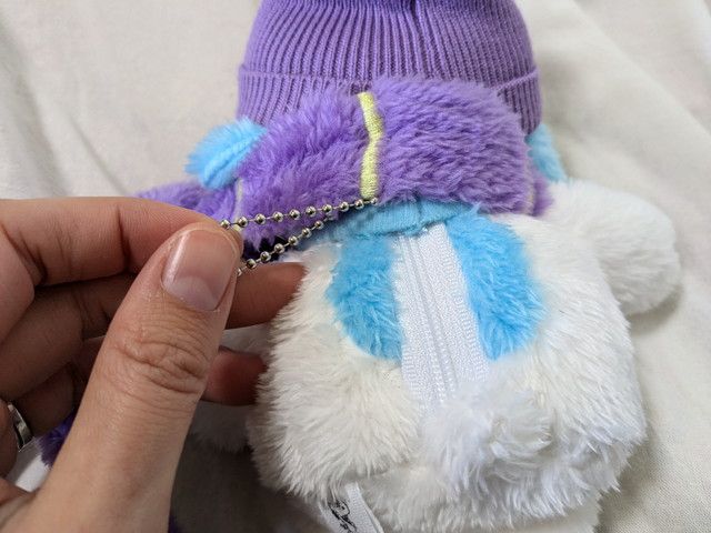 スヌーピーをデザインしたぬいぐるみポーチ