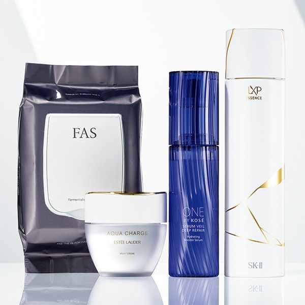 【左】FAS ザ ブラック デイリーシートマスク 【左中】アクア チャージ 薬用 ミルキー クリーム 【右中】ONE BY KOSÉ セラムヴェール ディープリペア 【右】SK-II LXP 金継ぎ エッセンス