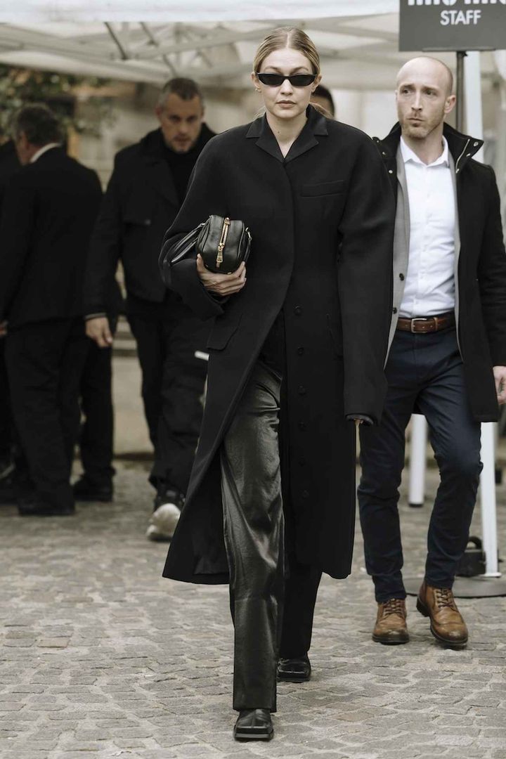 画像: 形にこだわってモード感を上乗せ