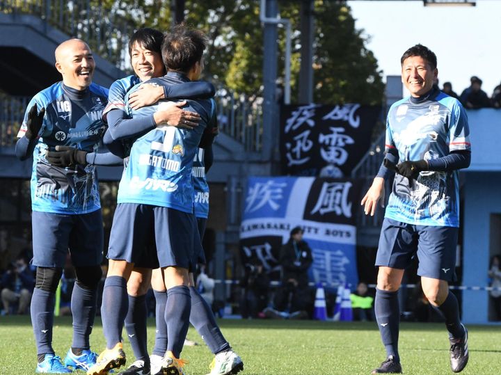 川崎フロンターレ中村憲剛の引退試合に2万人超えのサポが集結 「みんなの笑顔が見れて感無量」「幸せな1日」でピッチに別れ