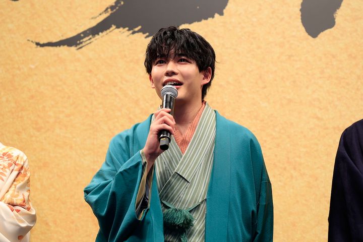 長尾謙杜、ほぼ裸になるような修行シーンも!?『室町無頼』撮影舞台裏を告白