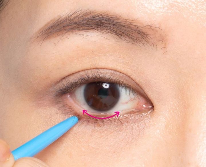 二重 アイライン アイライナー 引き方