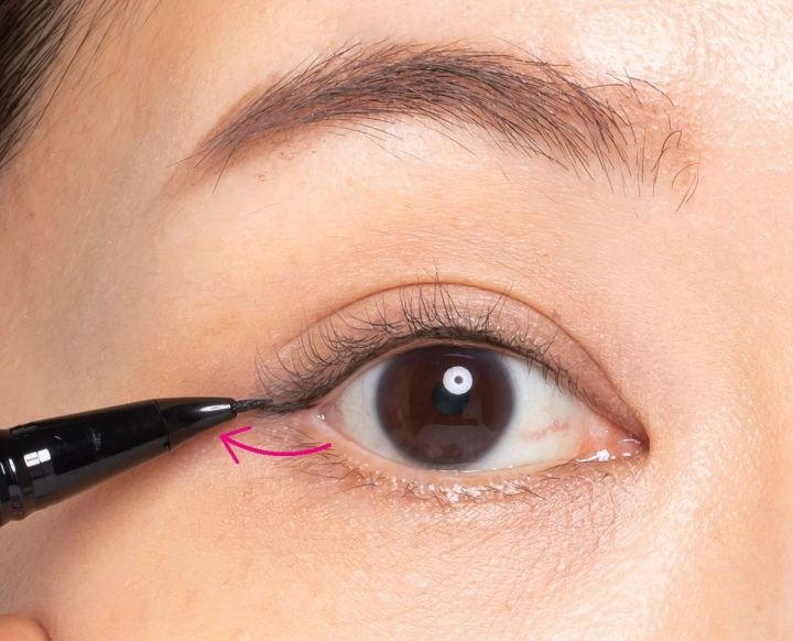 二重 アイライン アイライナー 引き方