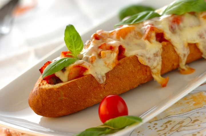 フランスパンピザ