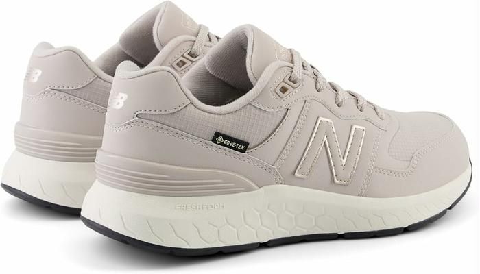 ウォーキングシューズのかかと部分