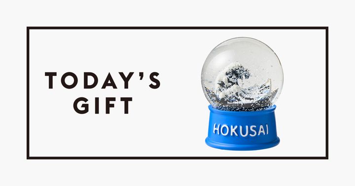 〈北斎館〉のスノードーム