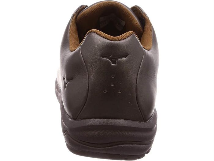 ウォーキングシューズのかかと部分