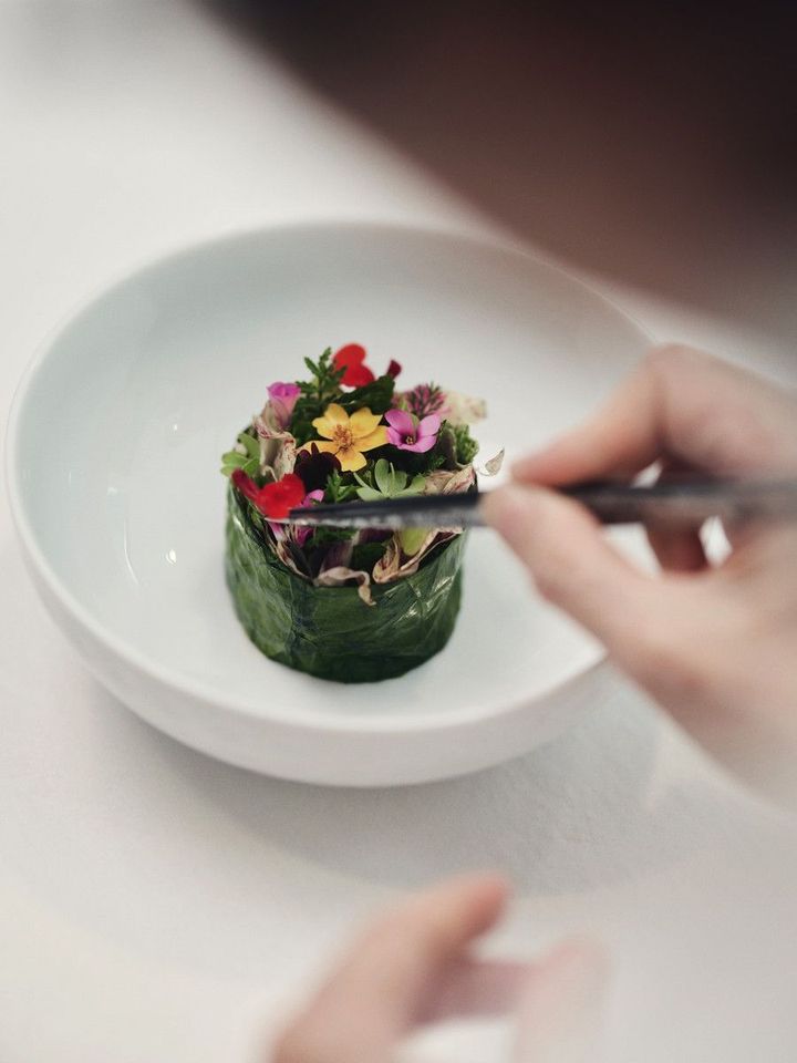 SAVOIR-FAIRE & PORTRAIT＆ DIOR HERITAGE © LAORA QUEYRAS