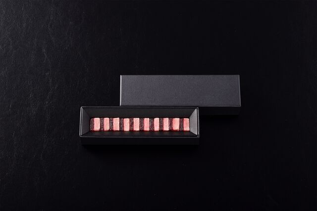 「生チョコデュアルショコラ あまおう」10粒入り 1,900円（税込）