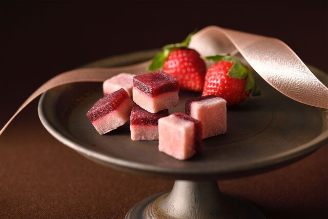 チョコレート専門店「XXOCOA(ショコア)」新作「生チョコデュアルショコラ あまおう」