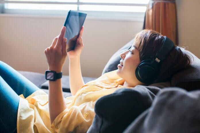 一人でも平気かも… 恋愛を面倒くさいと思う人の特徴5つ