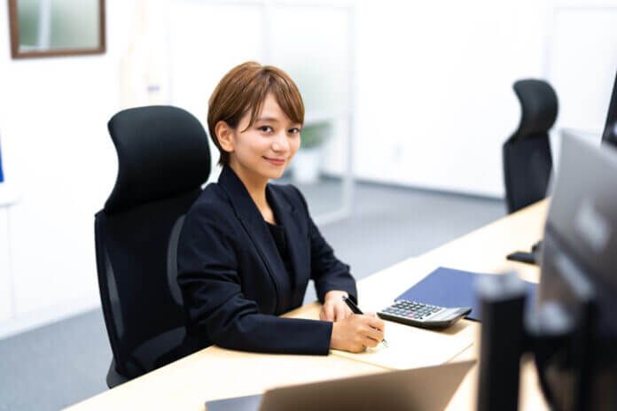 一人でも平気かも… 恋愛を面倒くさいと思う人の特徴5つ