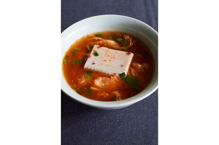 酸味と辛味が美味！“スンドゥブチゲ風スープ”