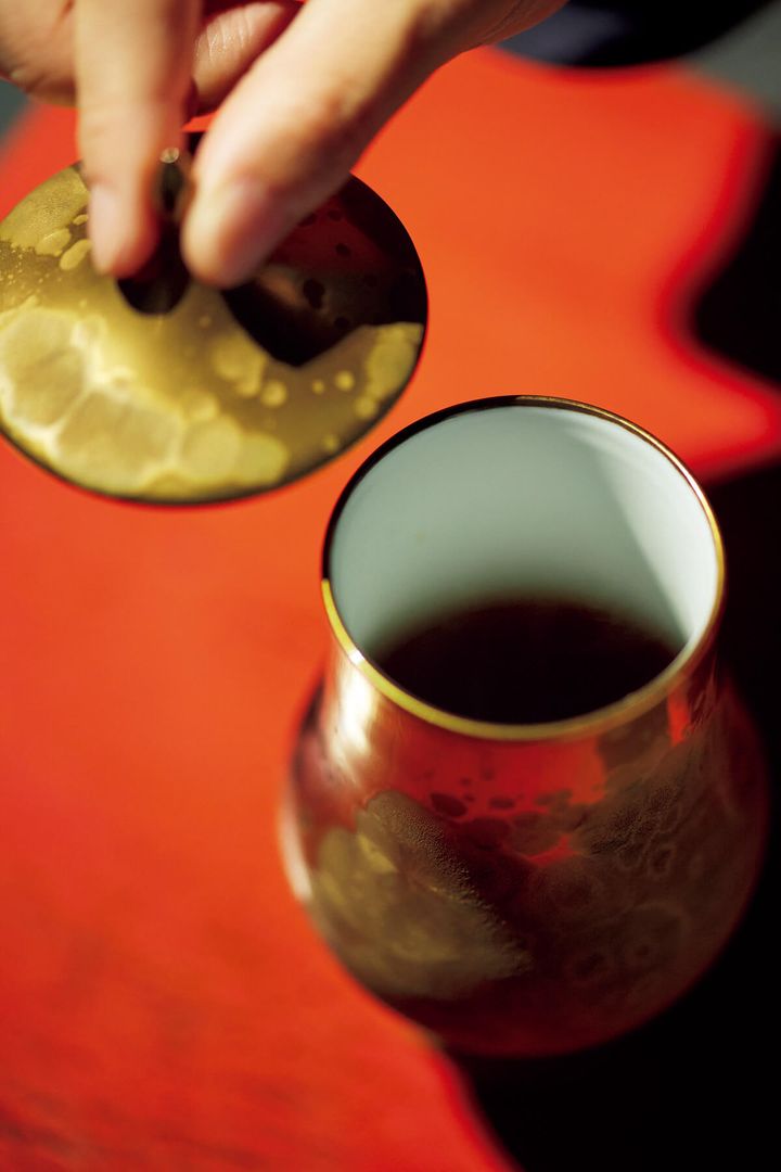 〈アリタポーセリンラボ〉のカップ