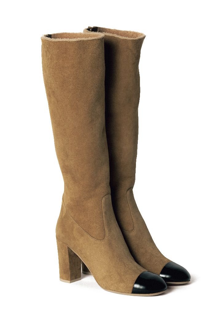 夕暮れ時。憧れのハイブランドを見に纏ってパリの街を闊歩してみたい