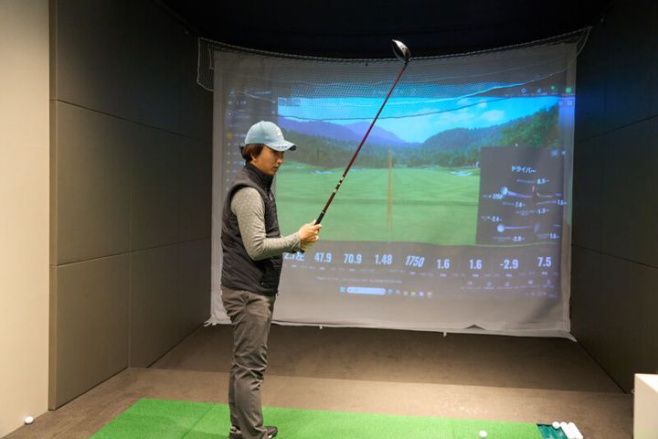 つかまえて飛ばす「赤」と、さらに叩いて飛ばせる「黒」