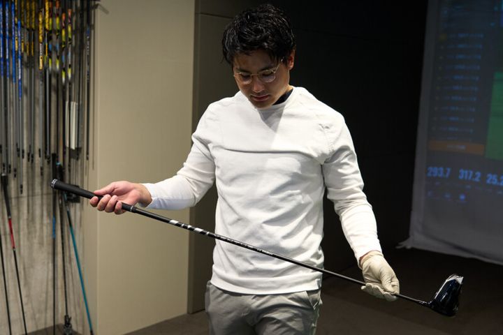 つかまえて飛ばす「赤」と、さらに叩いて飛ばせる「黒」