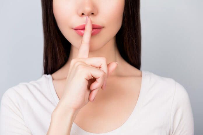 「会社内で」は要注意!? 職場恋愛で気をつけなければいけないポイント3つ