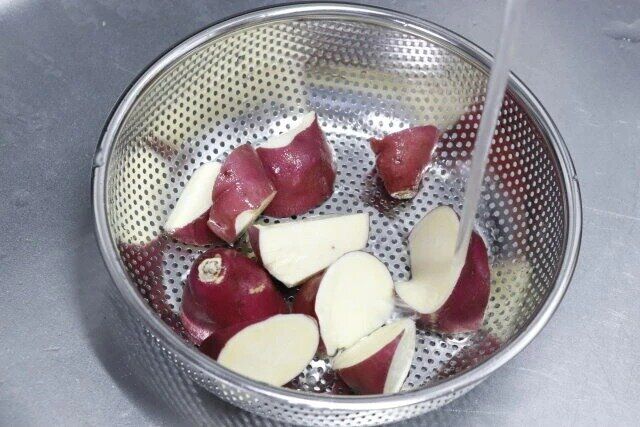 ステンレスパンチングザル ダイソー 水切れ