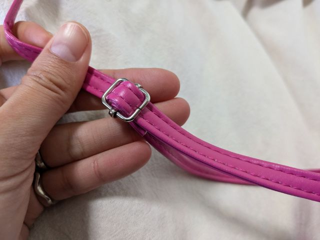 アジャスター付きショルダーベルト