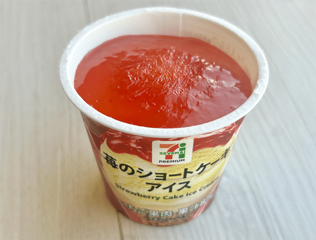 【同率5位】苺のショートケーキアイス（セブン-イレブン）300円 ※12月17日発売