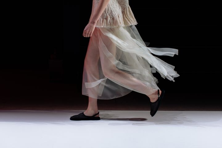 大人なシアー素材のスカート