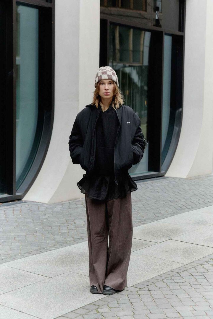 画像1: メンズライクな着こなしにひねりを