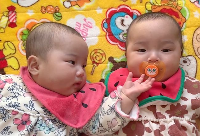 “おしゃぶりハンター現る！？このあとまさかのかわいい展開に！”