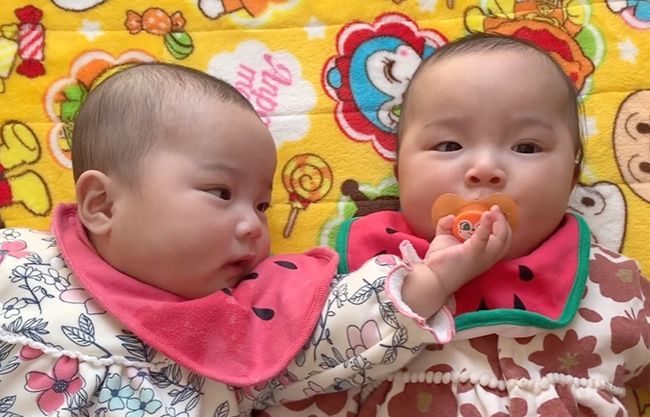 “おしゃぶりハンター現る！？このあとまさかのかわいい展開に！”