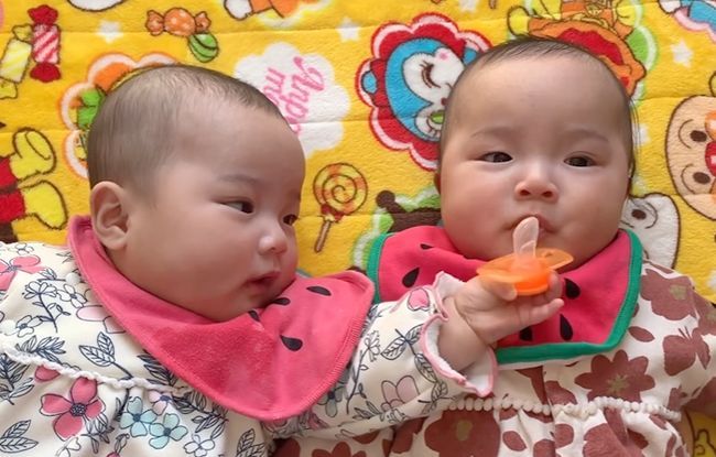 “おしゃぶりハンター現る！？このあとまさかのかわいい展開に！”