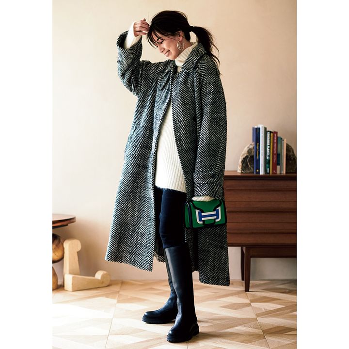 ロングコートにタートルとロングブーツを合わせた気温9度の日の服装