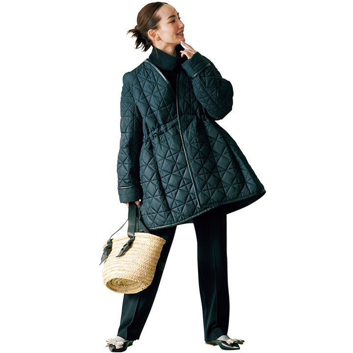 キルティングダウン×黒パンの辻元舞さん