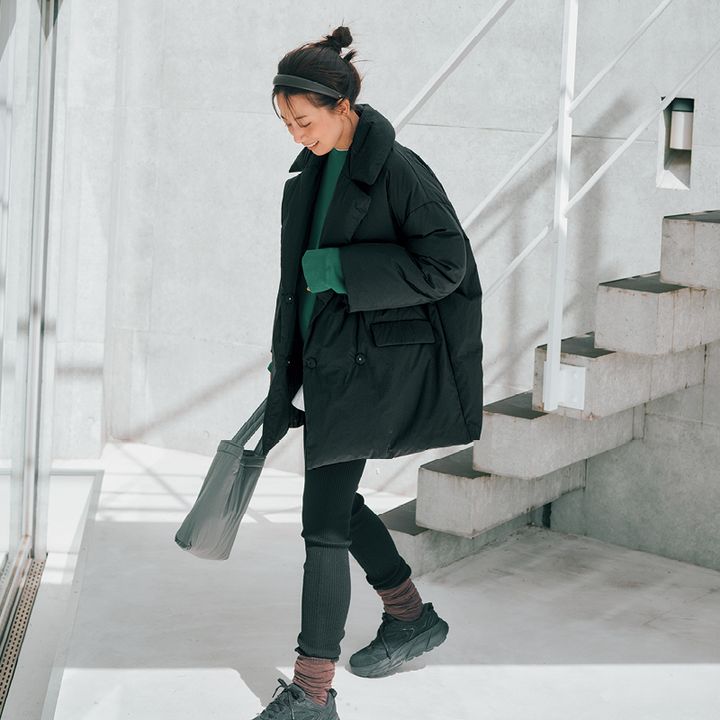 ピーコートダウン×レギンスの東原亜希さん