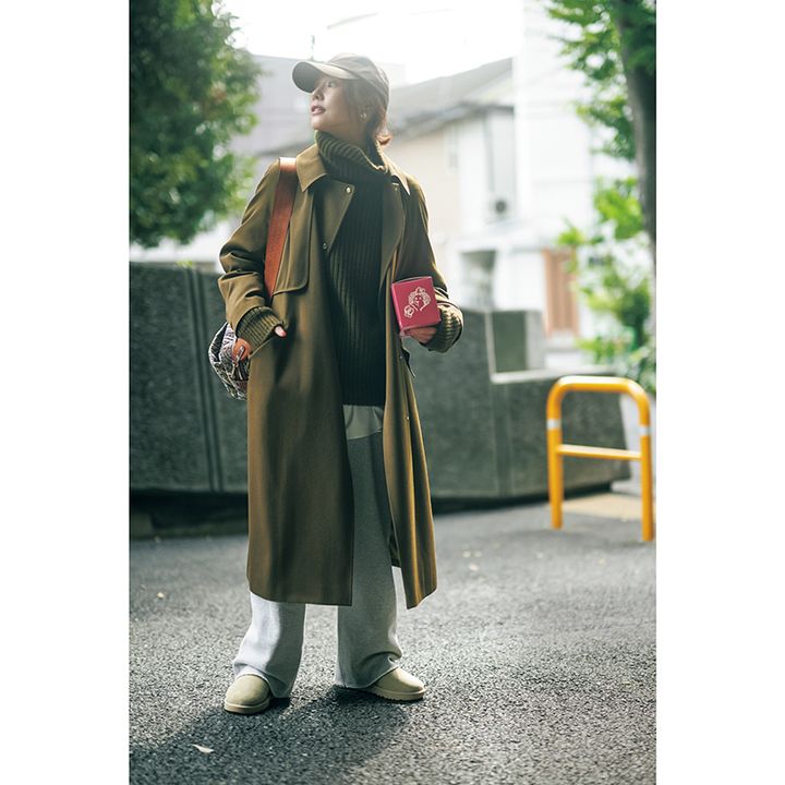 UGGのブーツを履いた冬のスウェットコーデ