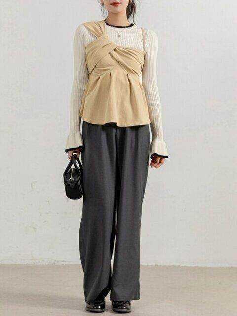 フレアシルエットのビスチェで腰まわりをカバー