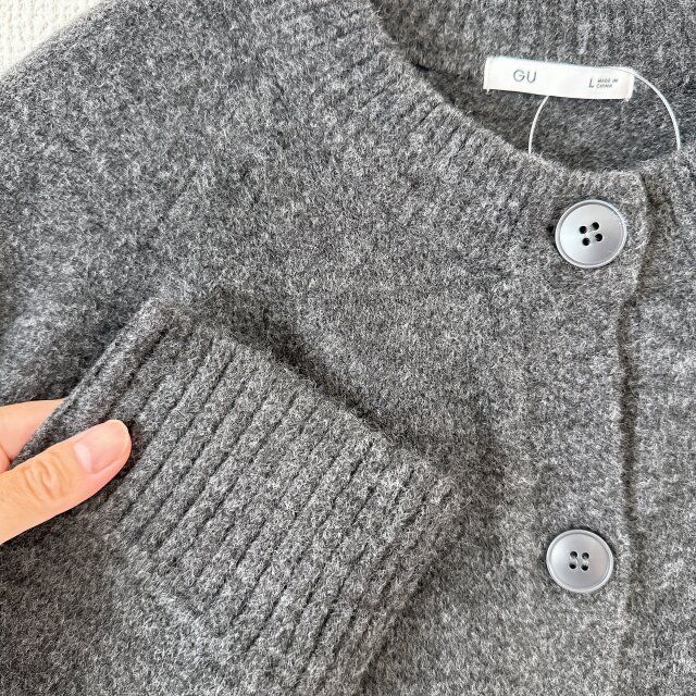 GU パフィータッチクルーネックショートカーディガン ふわっとした起毛感のある生地